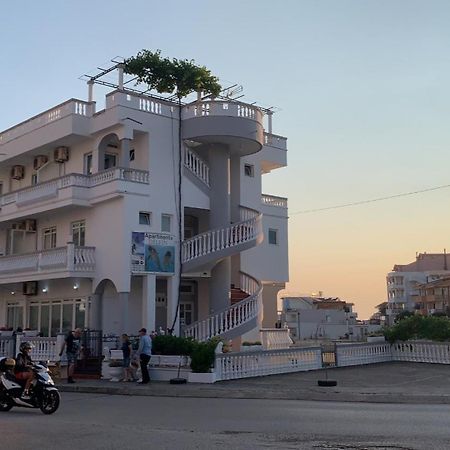 Apartments Delfin Улцин Екстериор снимка