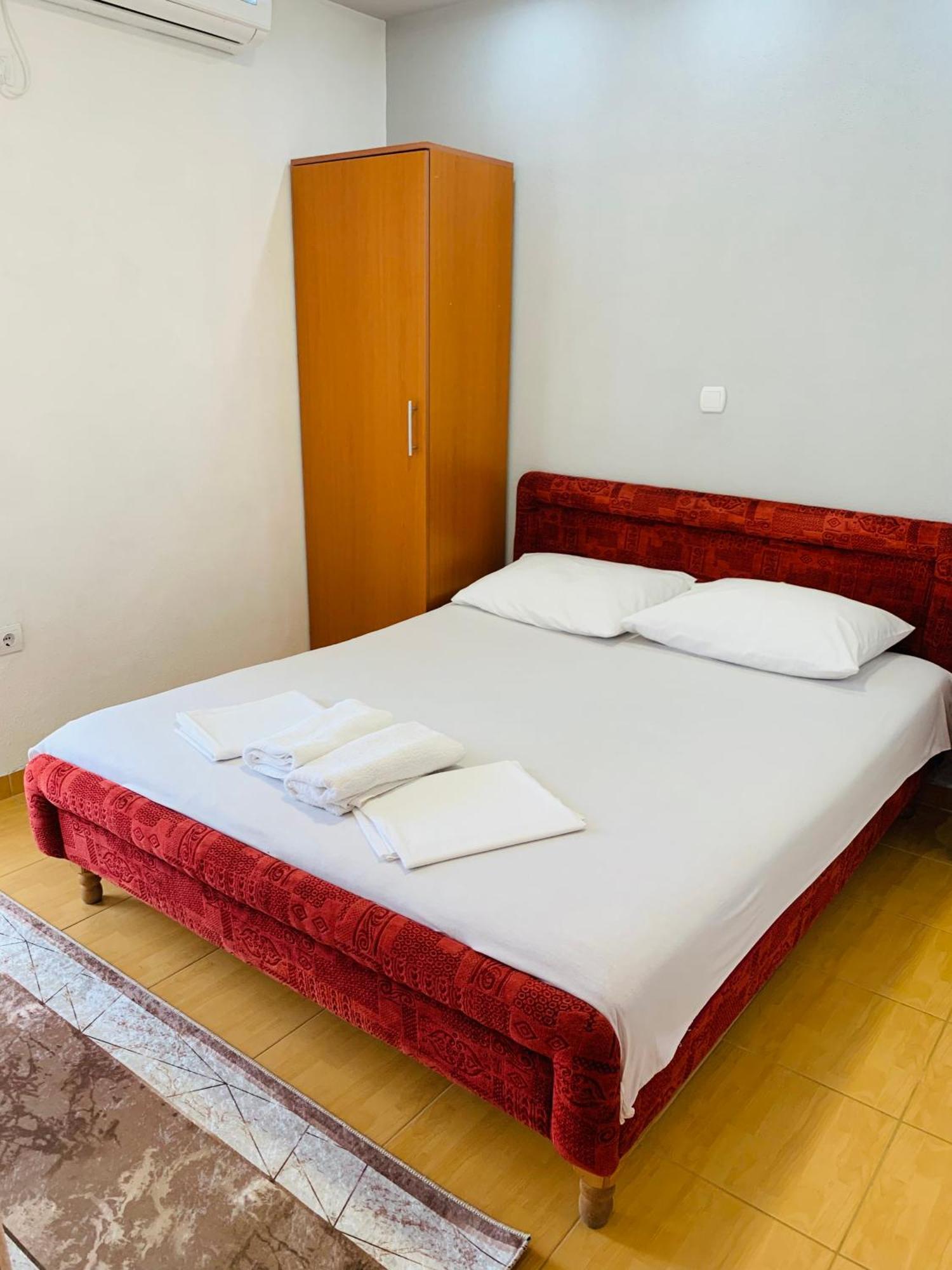 Apartments Delfin Улцин Екстериор снимка
