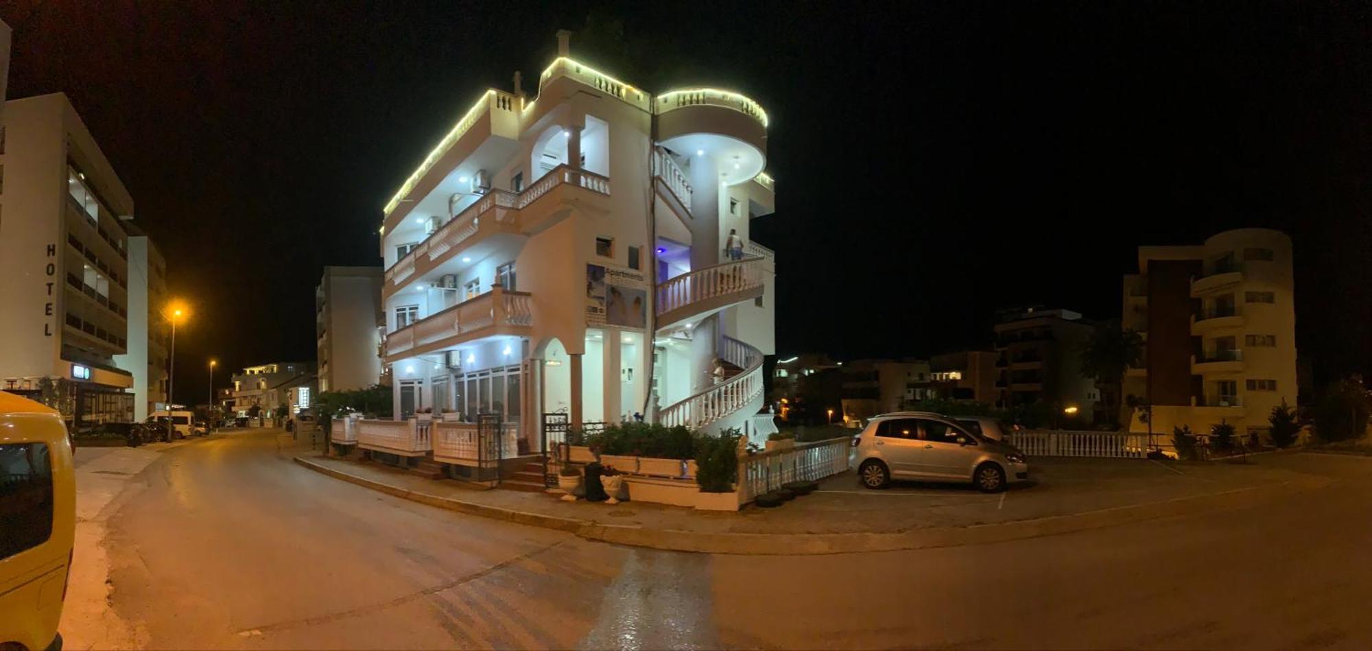 Apartments Delfin Улцин Екстериор снимка