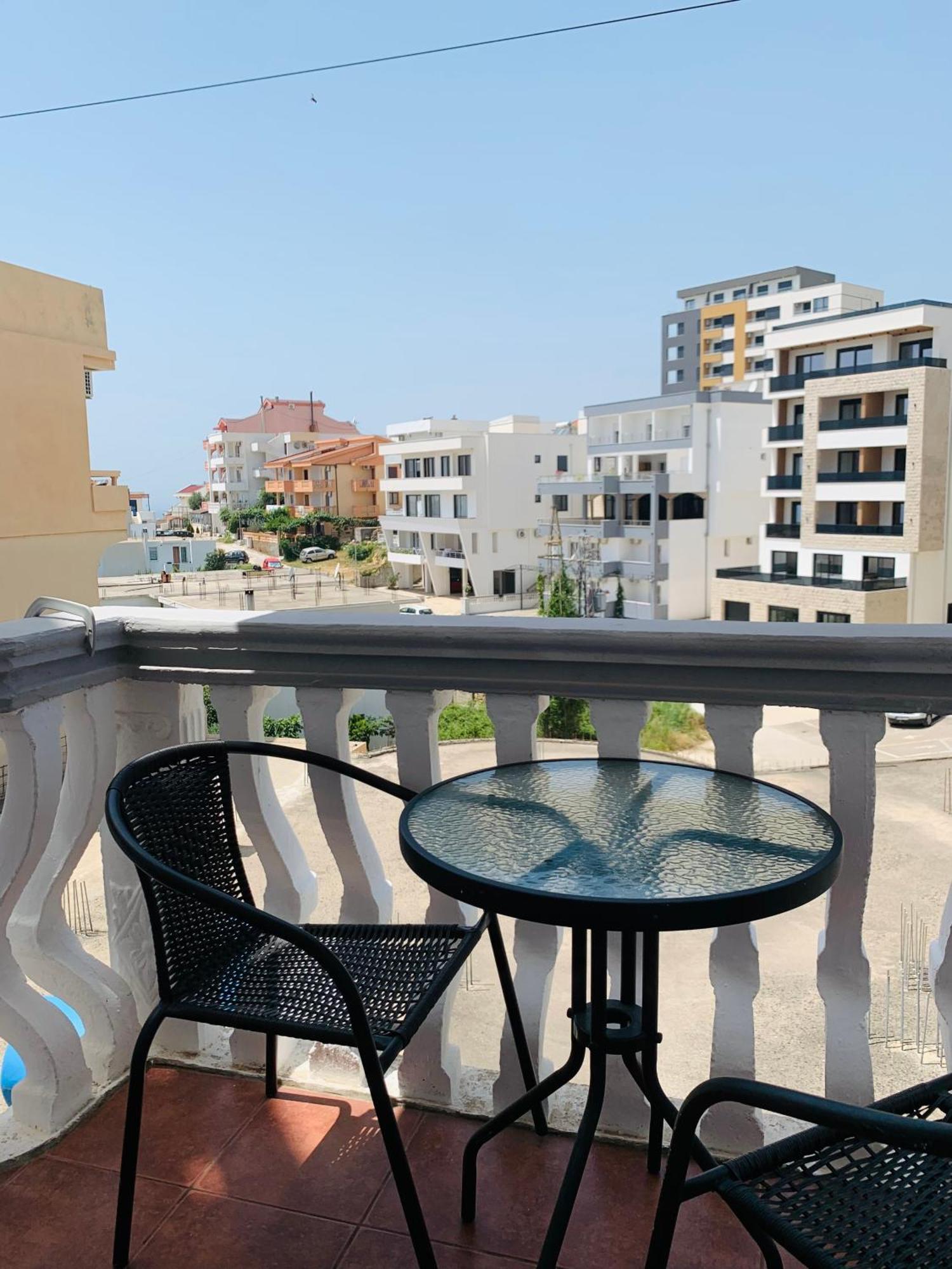 Apartments Delfin Улцин Екстериор снимка