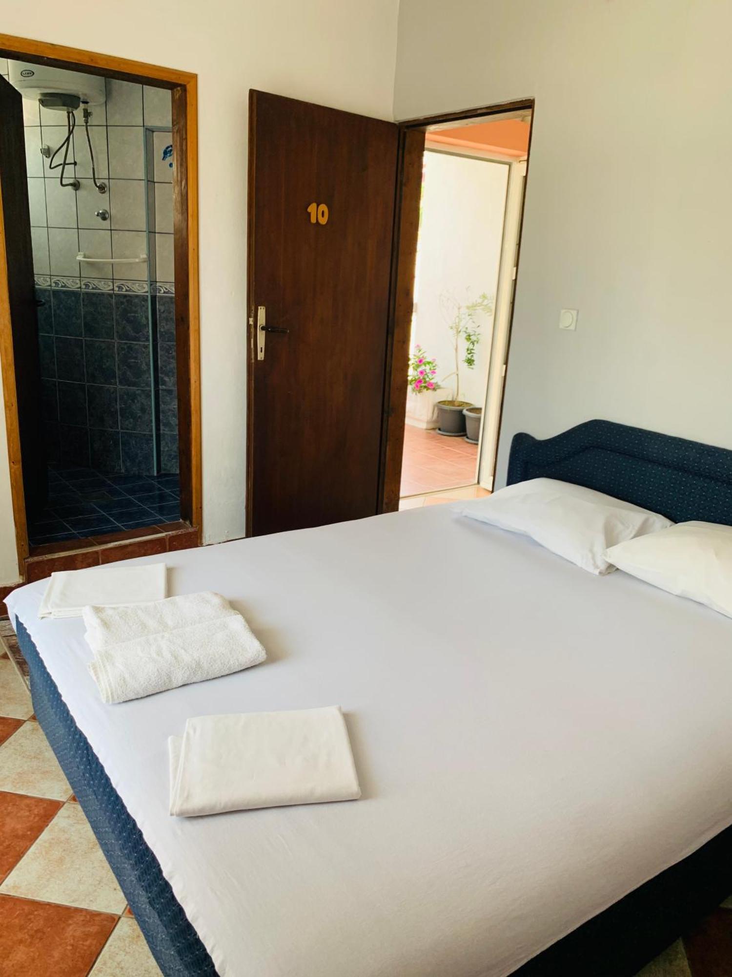 Apartments Delfin Улцин Екстериор снимка