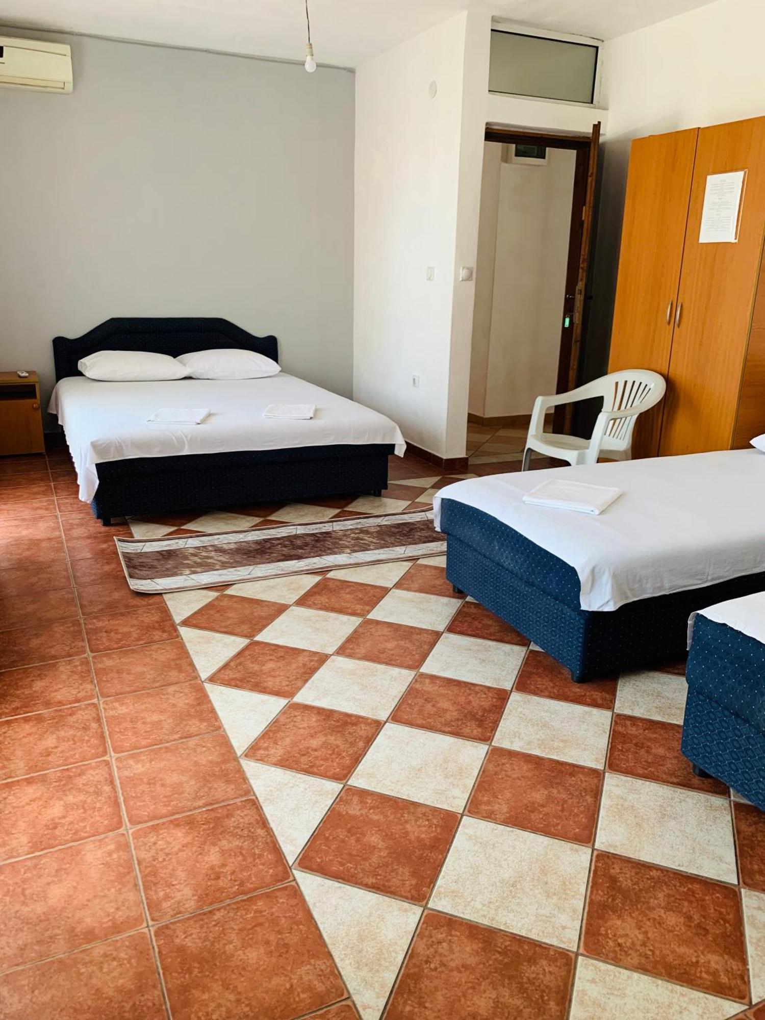 Apartments Delfin Улцин Екстериор снимка