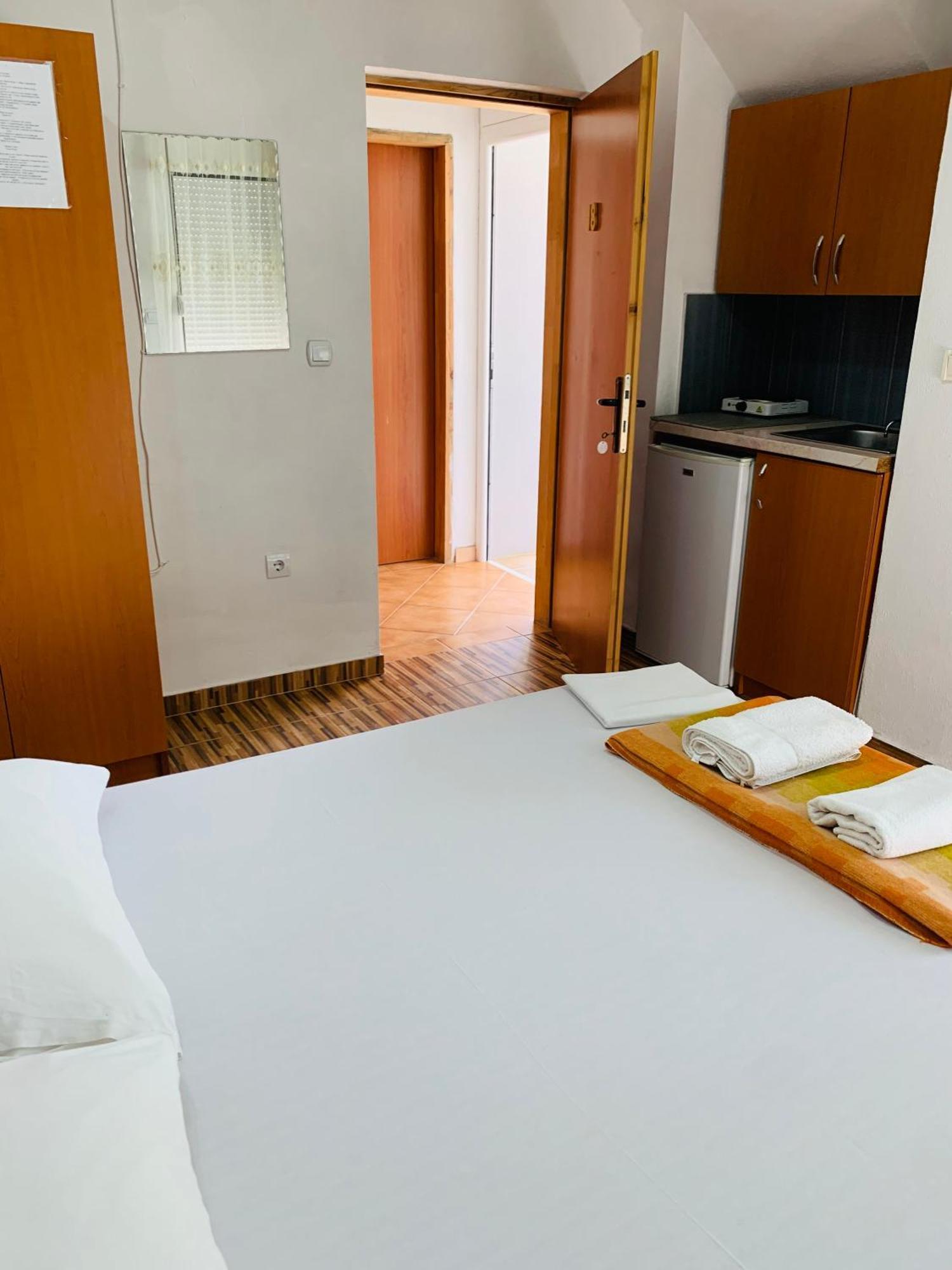 Apartments Delfin Улцин Екстериор снимка