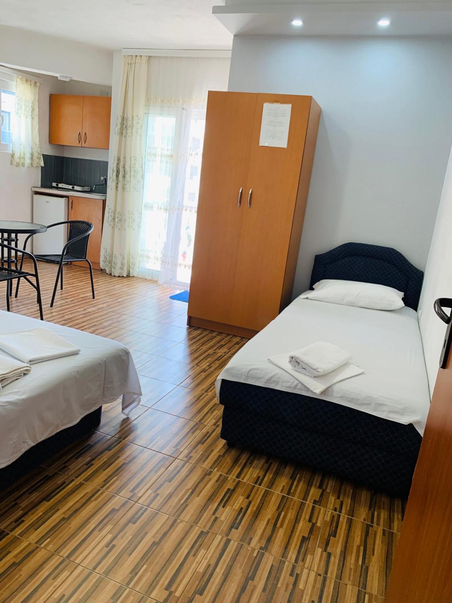 Apartments Delfin Улцин Екстериор снимка