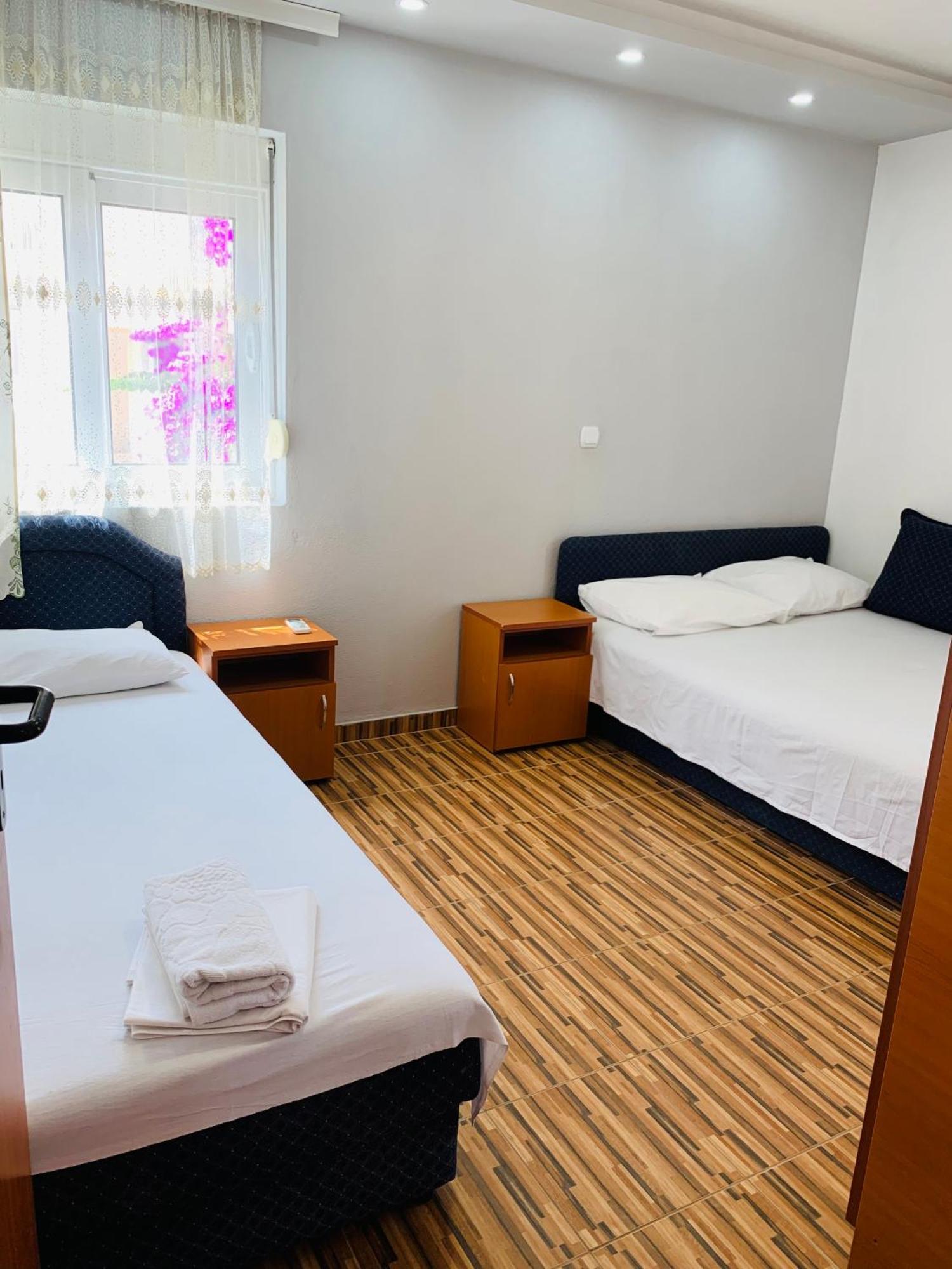 Apartments Delfin Улцин Екстериор снимка