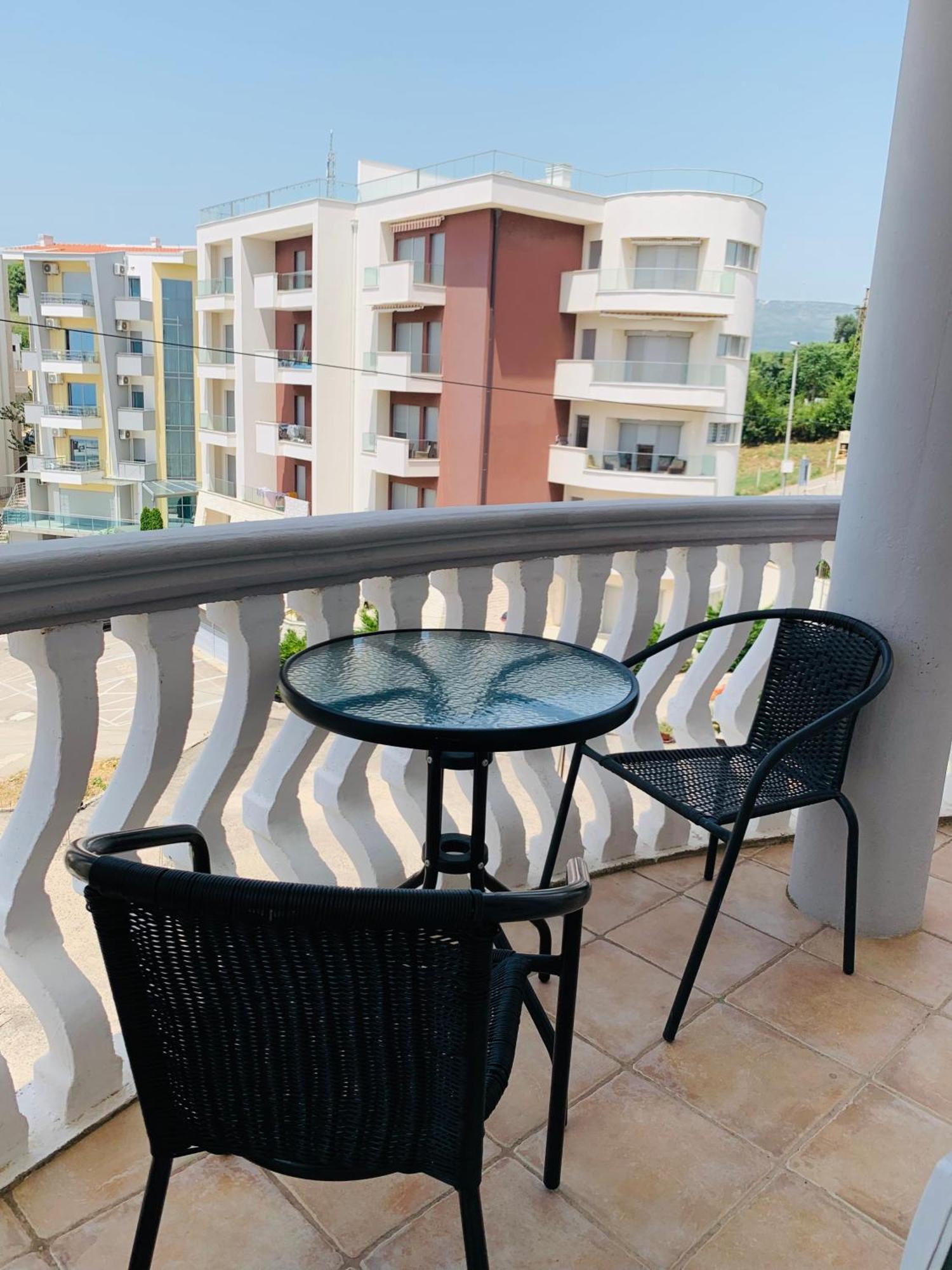 Apartments Delfin Улцин Екстериор снимка