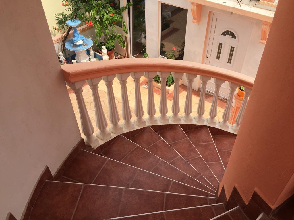 Apartments Delfin Улцин Екстериор снимка