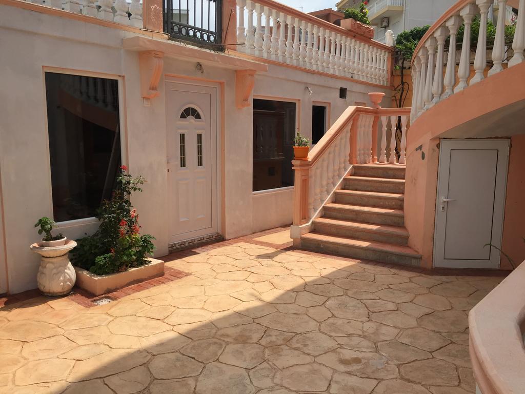 Apartments Delfin Улцин Екстериор снимка
